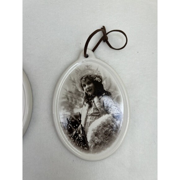 Set Of 3 Vtg Victorian Girls Print Oval White Ceramic X’mas Tree‎ Ornaments - Picture 4 of 6